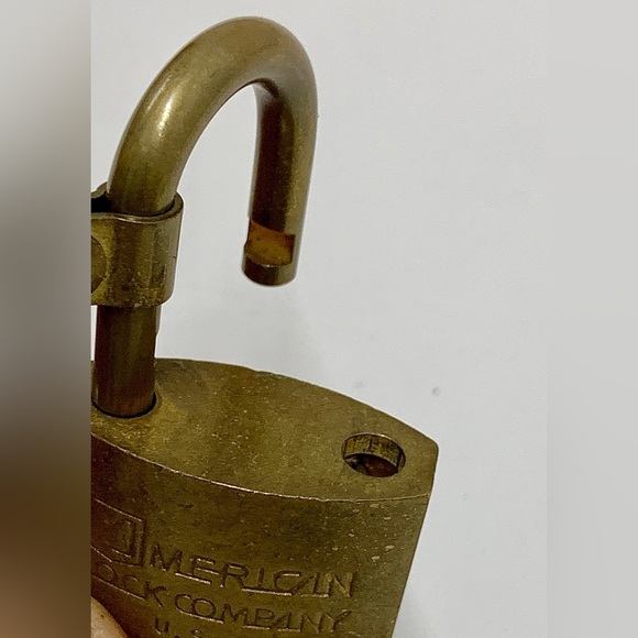 Mid Century Vtg US Govt Military Bronze American Lock Padlock w/ Key & Chain - Picture 15 of 15